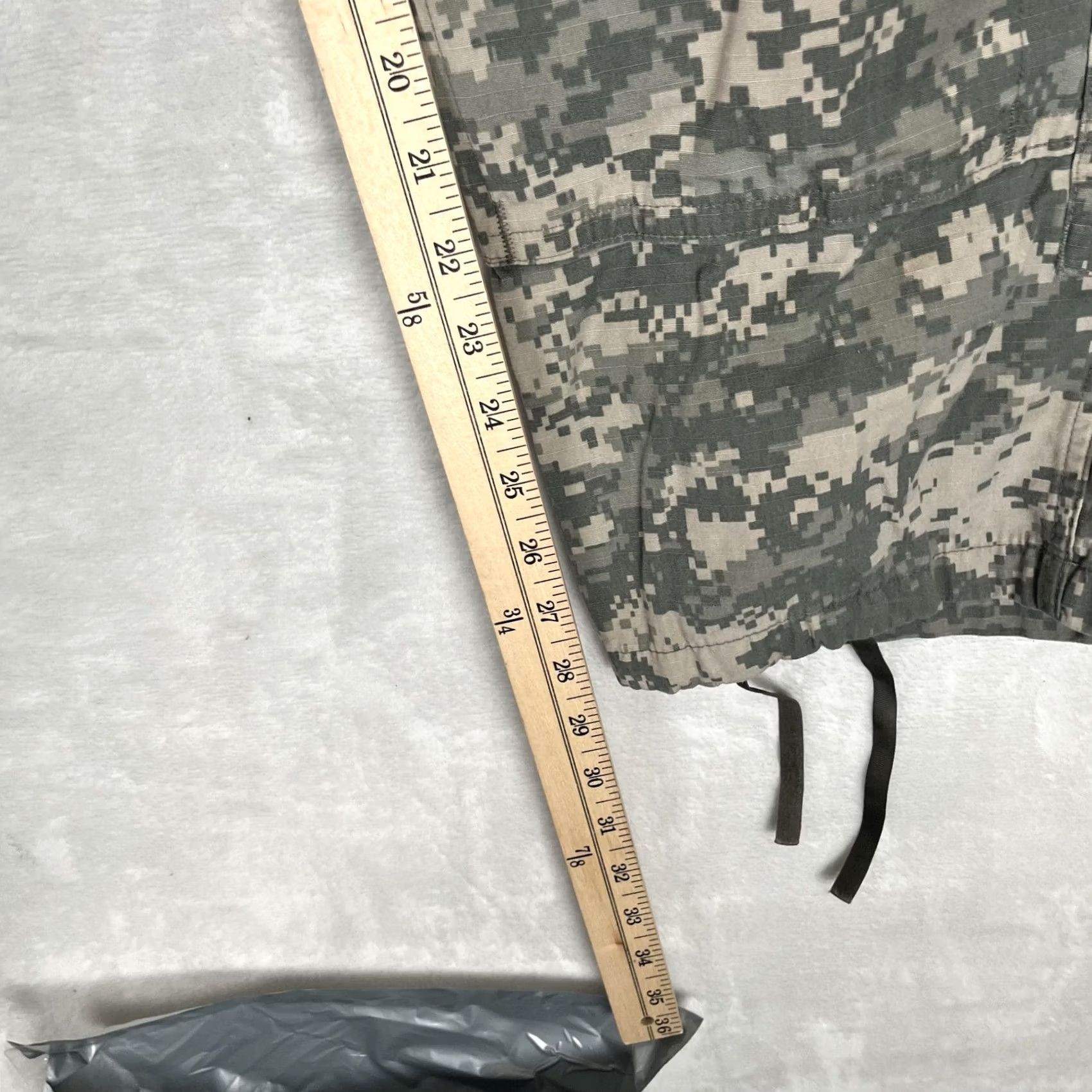 Industrie Tullahoma Industries Cargo Pants Mens Large Short 34x28 Army Digital Camo Pants Size US 33 - 2 Thumbnail