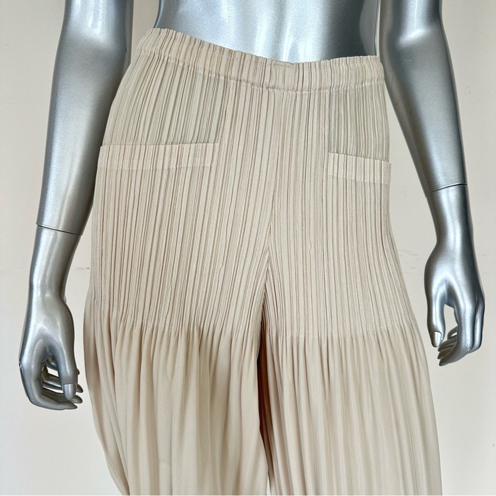 Issey Miyake Issey Miyake Pleats Please women pants size S Retail 620$ Size 27" / US 4 / IT 40 - 2 Thumbnail