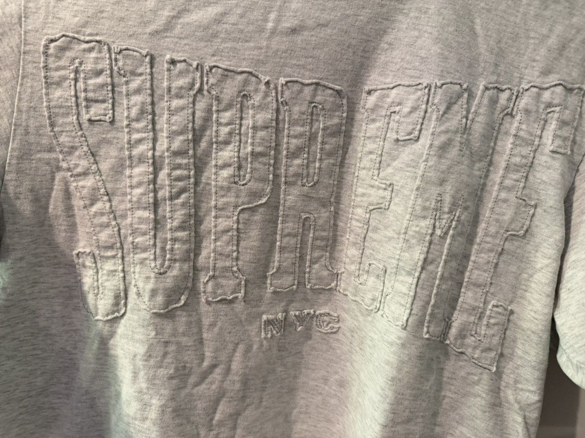 Supreme Supreme Cut out logo Tee Size US M / EU 48-50 / 2 - 5 Thumbnail