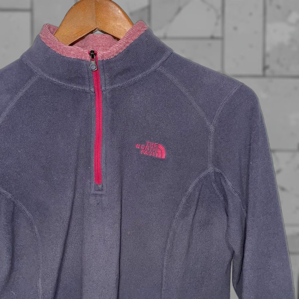 The North Face The North Face Jacket Size S Half-Zip Athletic Womens Size S / US 4 / IT 40 - 1 Thumbnail