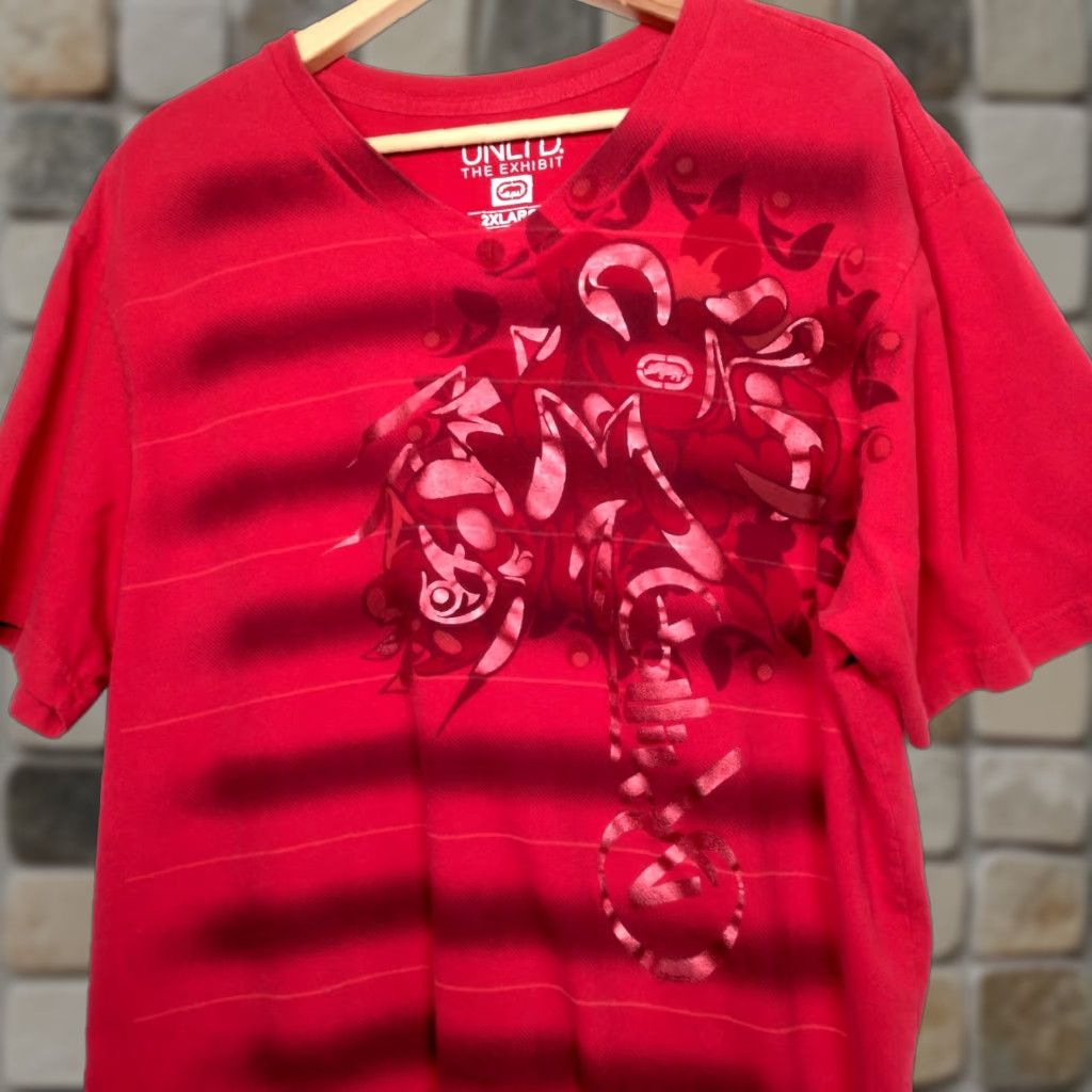 Ecko Unltd. VINTAGE Ecko Unltd Men T-Shirt 2XL Short Sleeve Graphic Print V-Neck Retro Y2K Foil Rhino Red Size US XXL / EU 58 / 5 - 1 Thumbnail