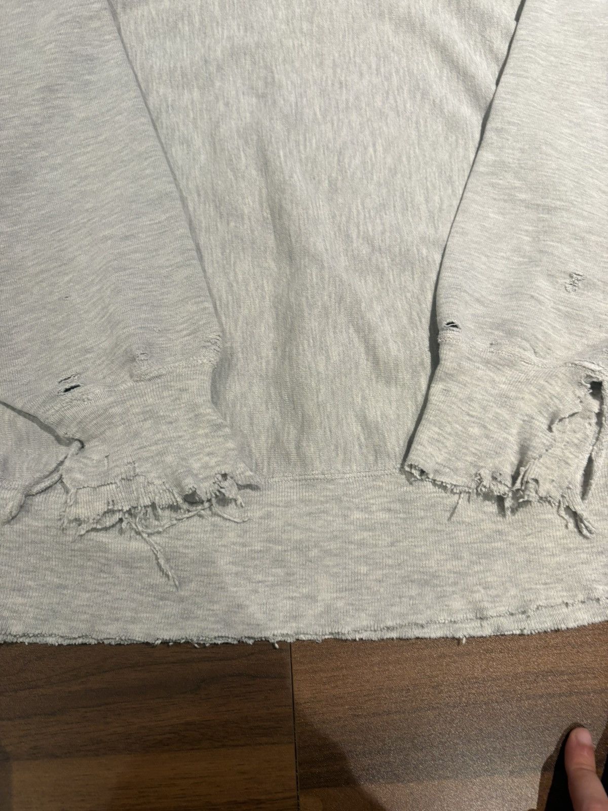 Champion RARE super distressed fox news champion reverse weave size L Size US L / EU 52-54 / 3 - 5 Thumbnail