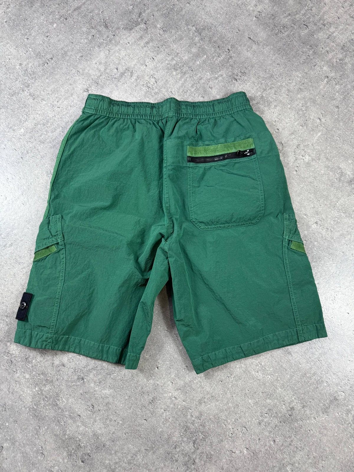 Stone Island Stone Island - Metallic Cargo Bermuda Shorts SS23 Size US 30 / EU 46 - 13 Thumbnail