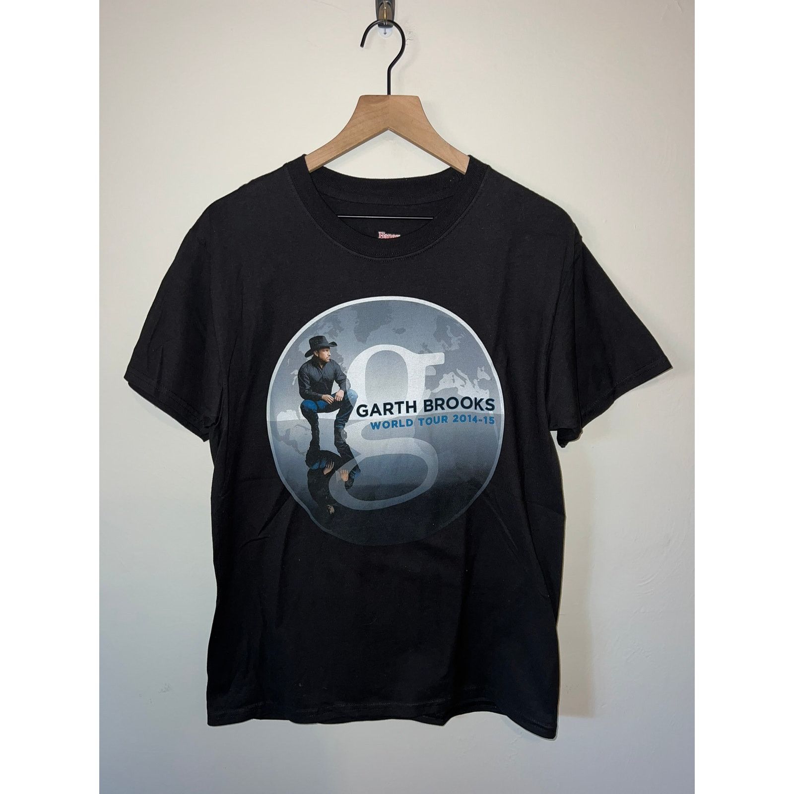Hanes 2014 - 15 Garth Brooks World Tour Country Concert Shirt M Size US M / EU 48-50 / 2 - 1 Thumbnail