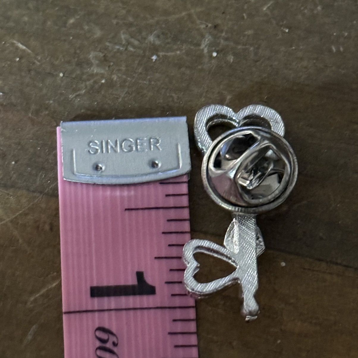 Other Silver tone skeleton heart key breast cancer awareness pin Size ONE SIZE - 3 Thumbnail
