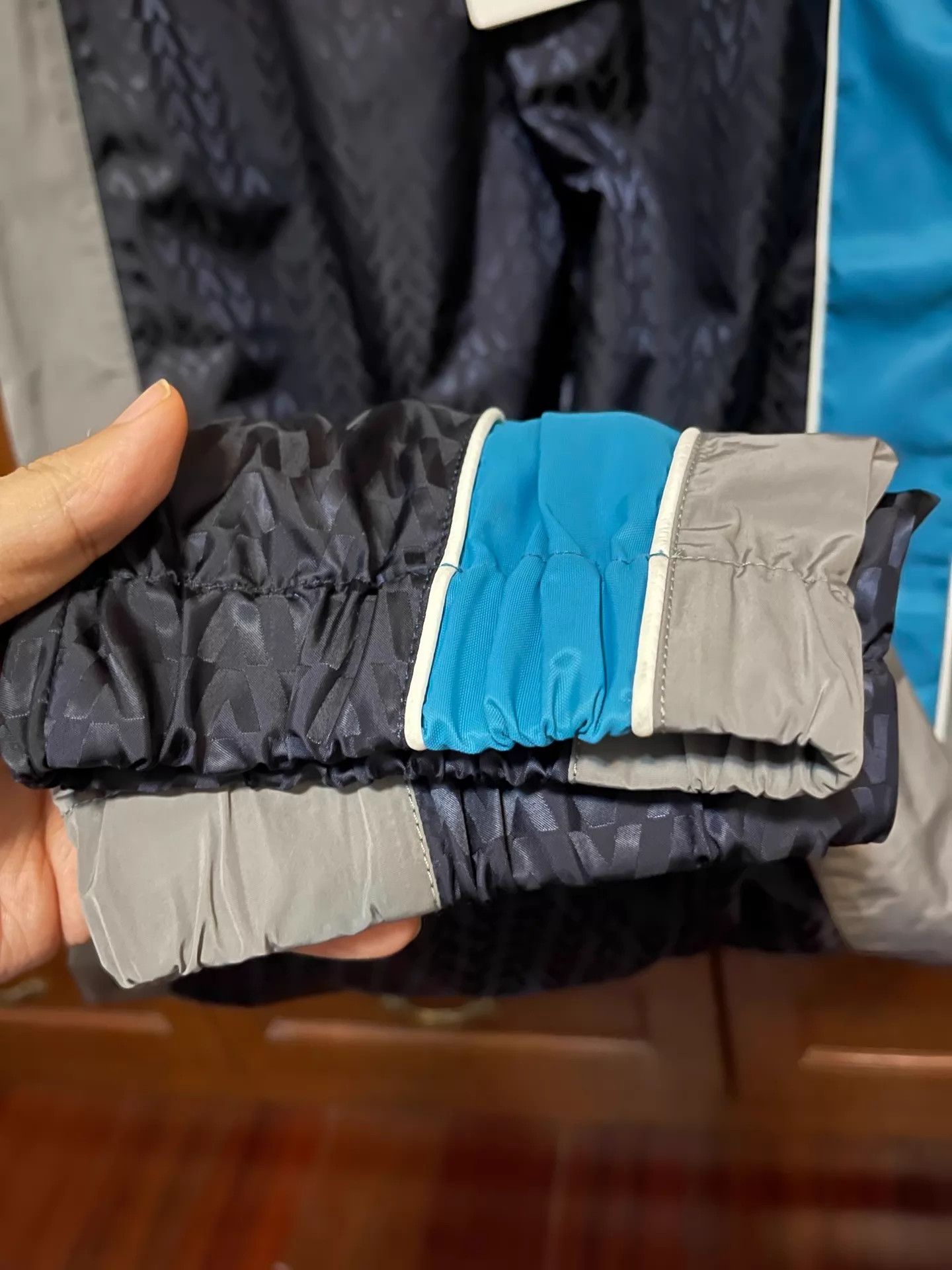Valentino Valentino Color Blocked V Logo Nylon Track Pants 48 Size US 32 / EU 48 - 4 Thumbnail