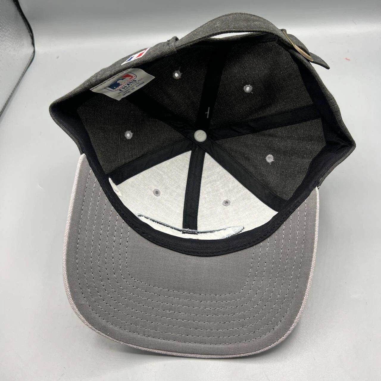 Twins Enterprise Inc. × Vintage Chicago White Sox Hat Men Twins Enterprise MLB Strap Back Size ONE SIZE - 2 Thumbnail