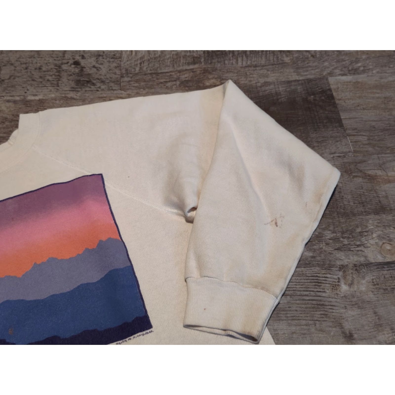Hanes VINTAGE Hanes 80s Crewneck Sweatshirt Unisex Adults Small Fleece Ivory Outdoor Hiking Activewear Size S / US 4 / IT 40 - 5 Thumbnail