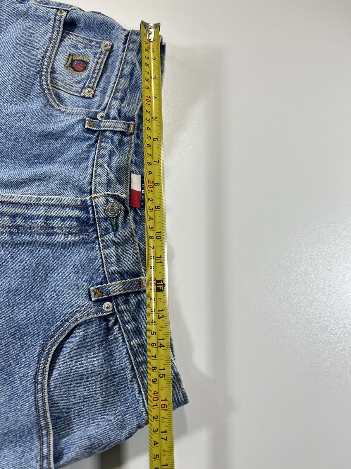 Tommy Hilfiger Tommy Hilfiger Vintage Light Blue Denim Shorts Size US 36 / EU 52 - 8 Thumbnail