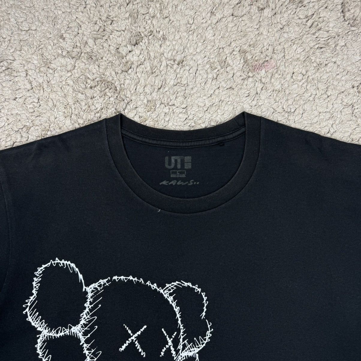 Japanese Brand UT x Kaws T-shirt Size US L / EU 52-54 / 3 - 6 Thumbnail