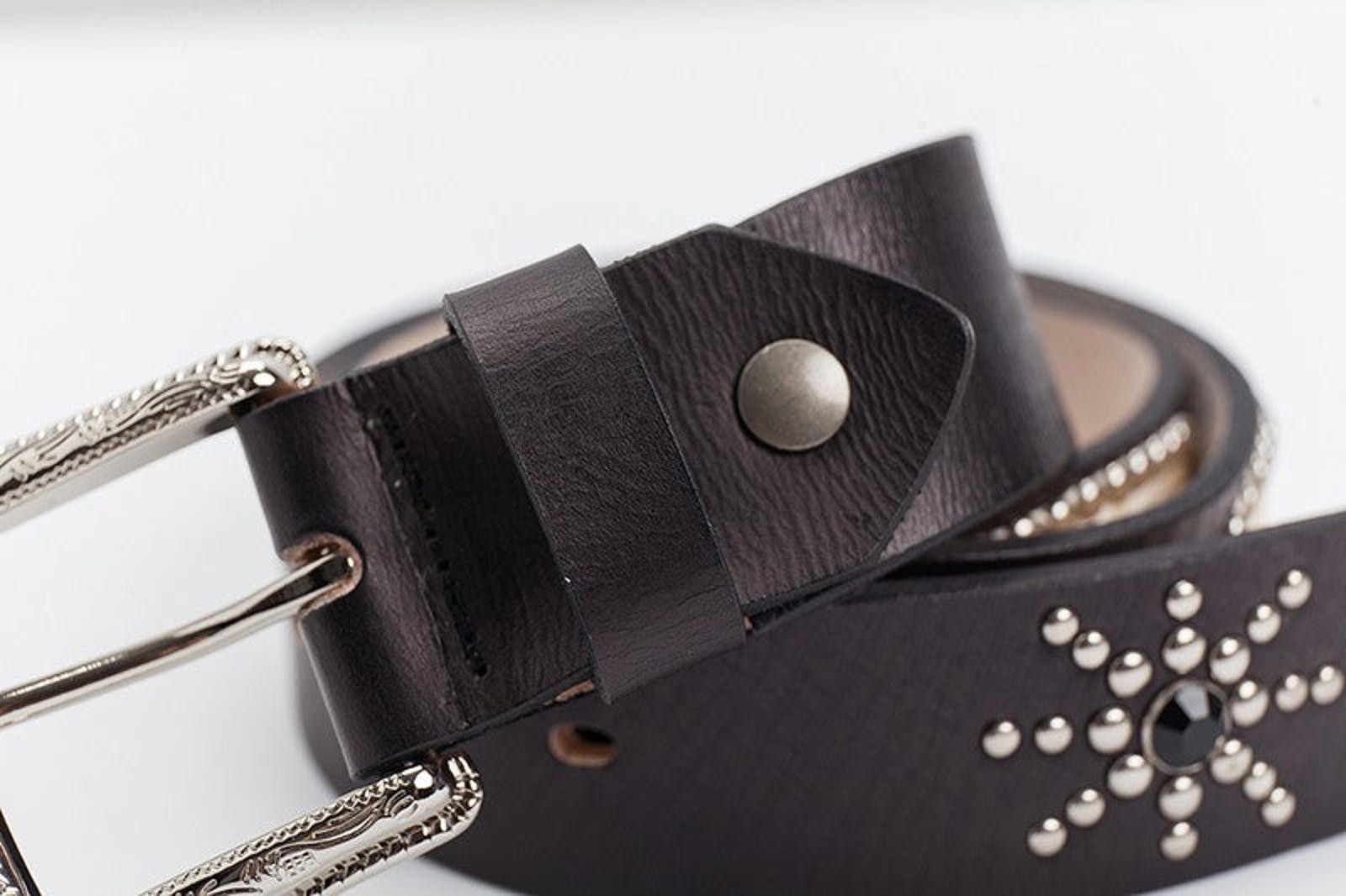Leather × Vintage Hand-Dyed Veg-Tan Belt – Retro Claw Bead, Fish Skin Detail Size ONE SIZE - 4 Thumbnail