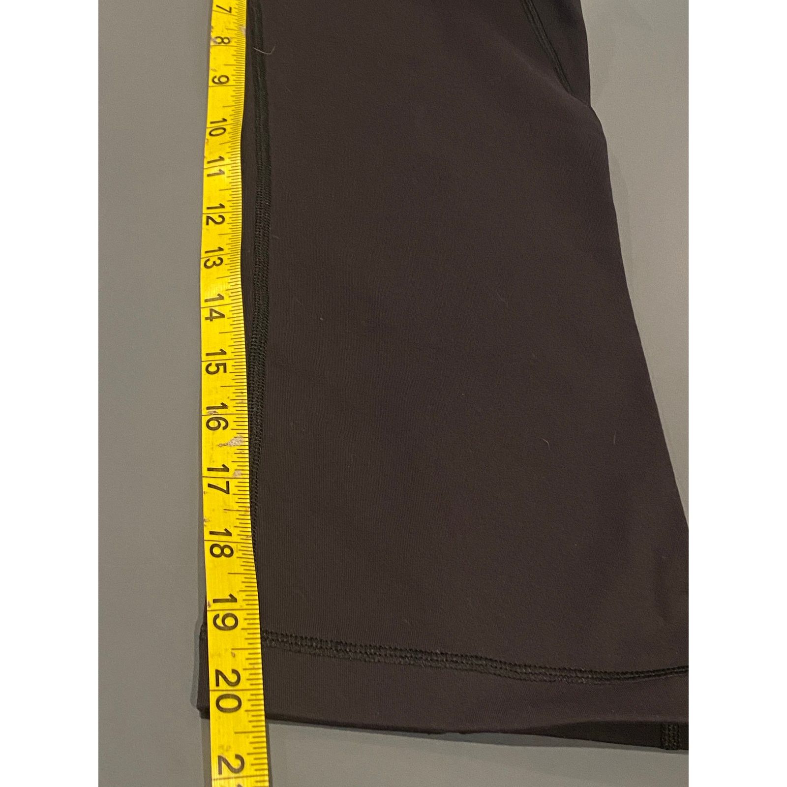 Lululemon Lululemon Womens Cropped Leggings excellent condition Size 28" / US 6 / IT 42 - 8 Thumbnail
