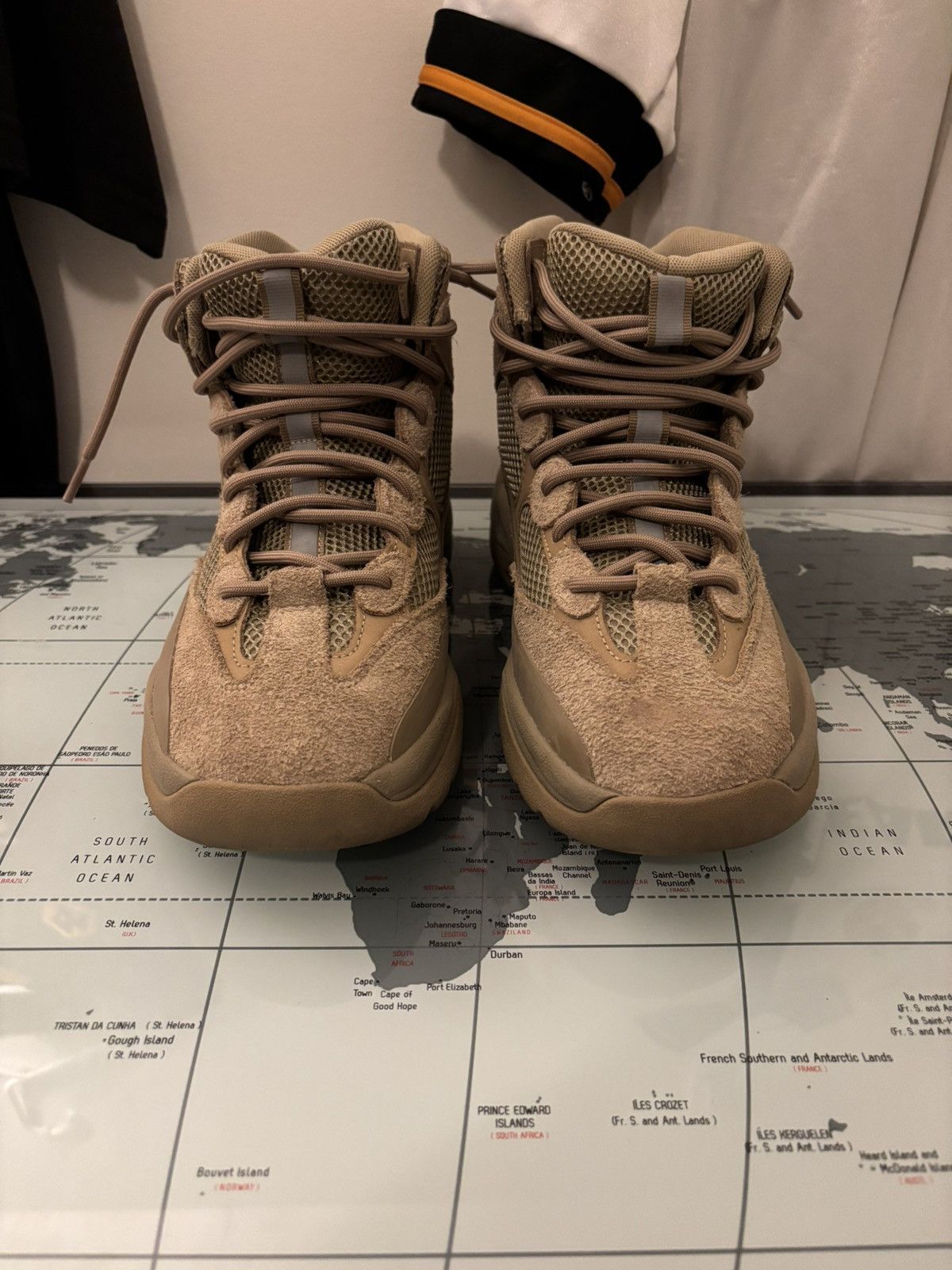 Adidas adidas YEEZY Desert Boot Rock Size US 10 / EU 43 - 7 Thumbnail