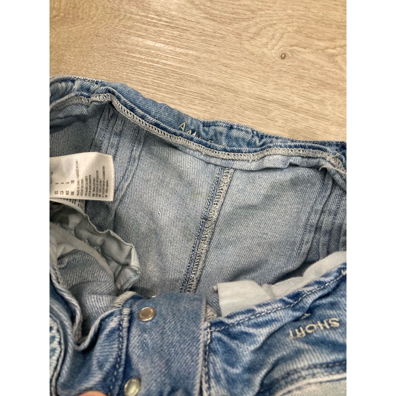 American Eagle Outfitters American Eagle Mom Shorts Womens Sz 6 Button Fly High Waist Size 28" / US 6 / IT 42 - 10 Thumbnail