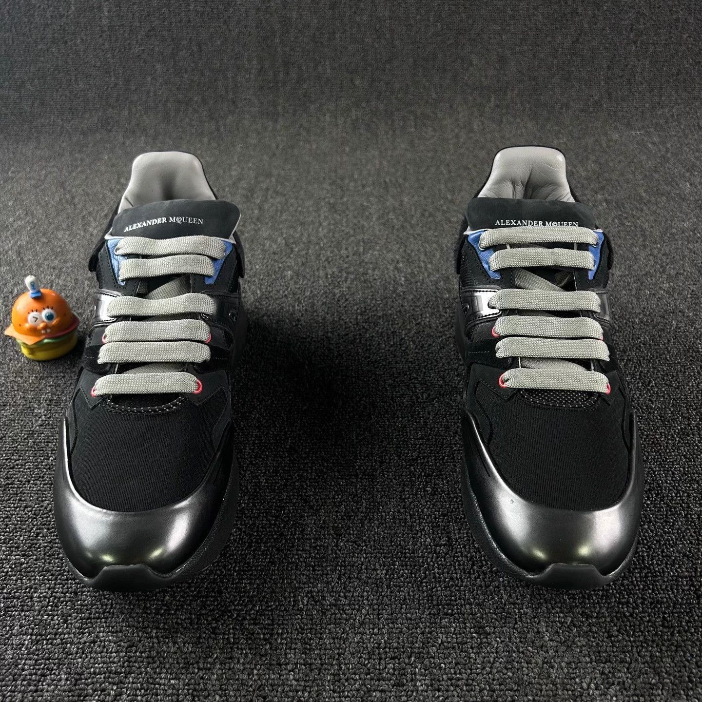 Alexander McQueen Alexander McQueen color blocked black sneakers 44 Size US 11 / EU 44 - 2 Thumbnail