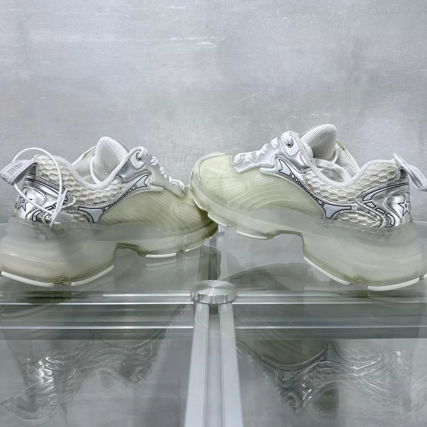 Dior Dior Vibe Silver/White Trainers EUR 36 Size US 5.5 / IT 35.5 - 5 Thumbnail