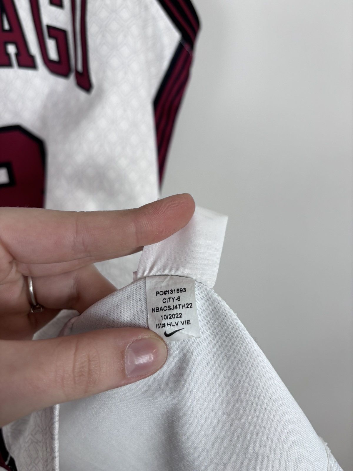 Nike Nike Chicago Bulls Zach Lavine #8 City Edition NBA Jersey Size US S / EU 44-46 / 1 - 13 Thumbnail