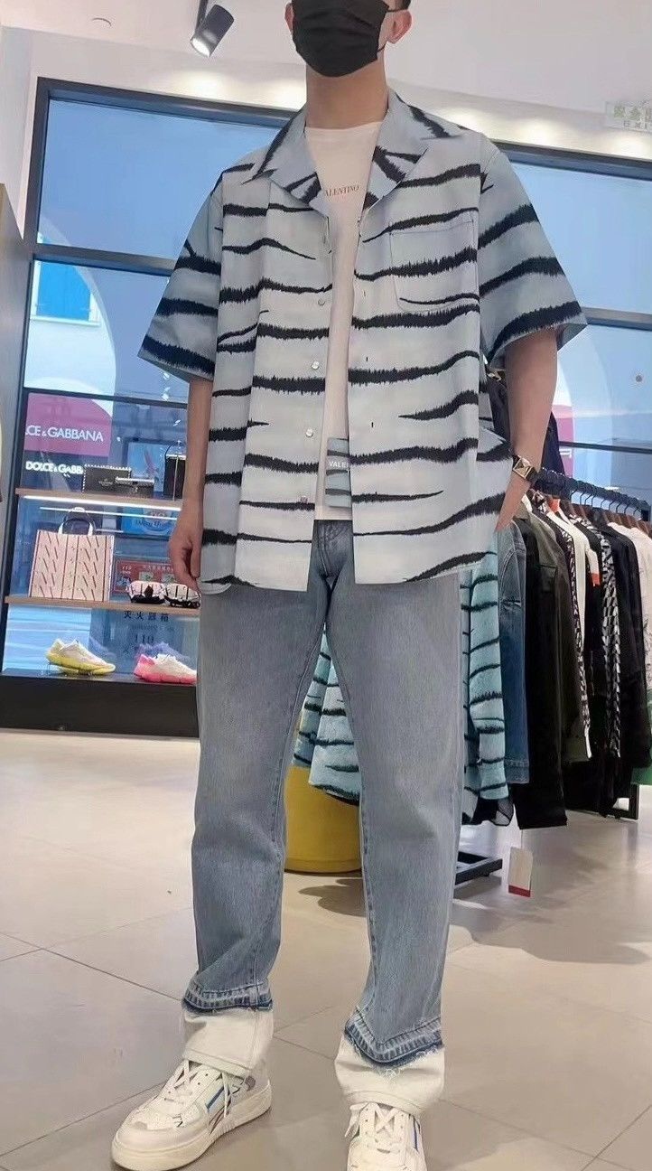 Valentino Valentino Blue Print Oversized Shirt Size US M / EU 48-50 / 2 - 1 Thumbnail