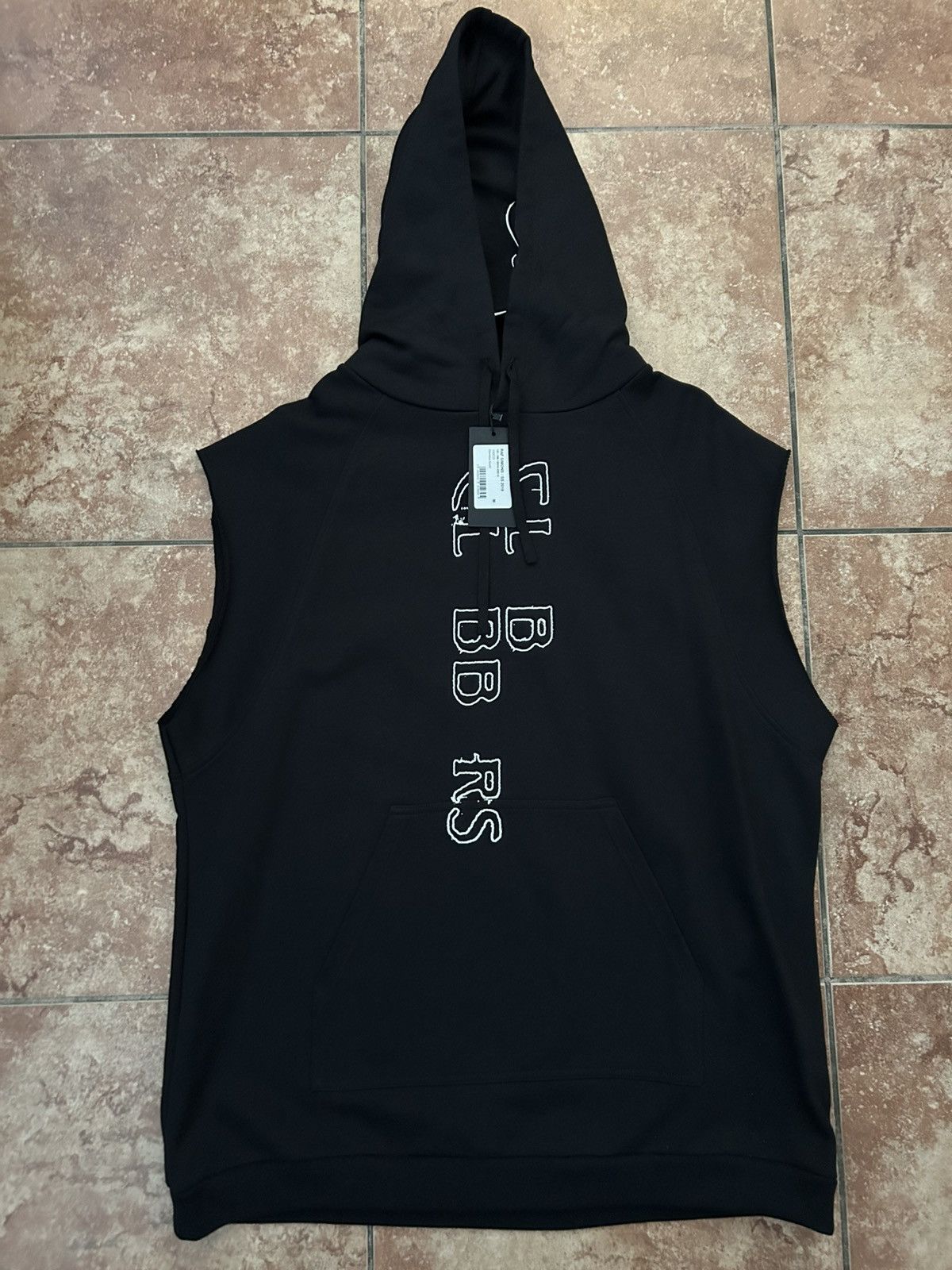 Raf Simons Raf simons sleeveless hoodie runway edition brand new! Size US M / EU 48-50 / 2 - 1 Thumbnail
