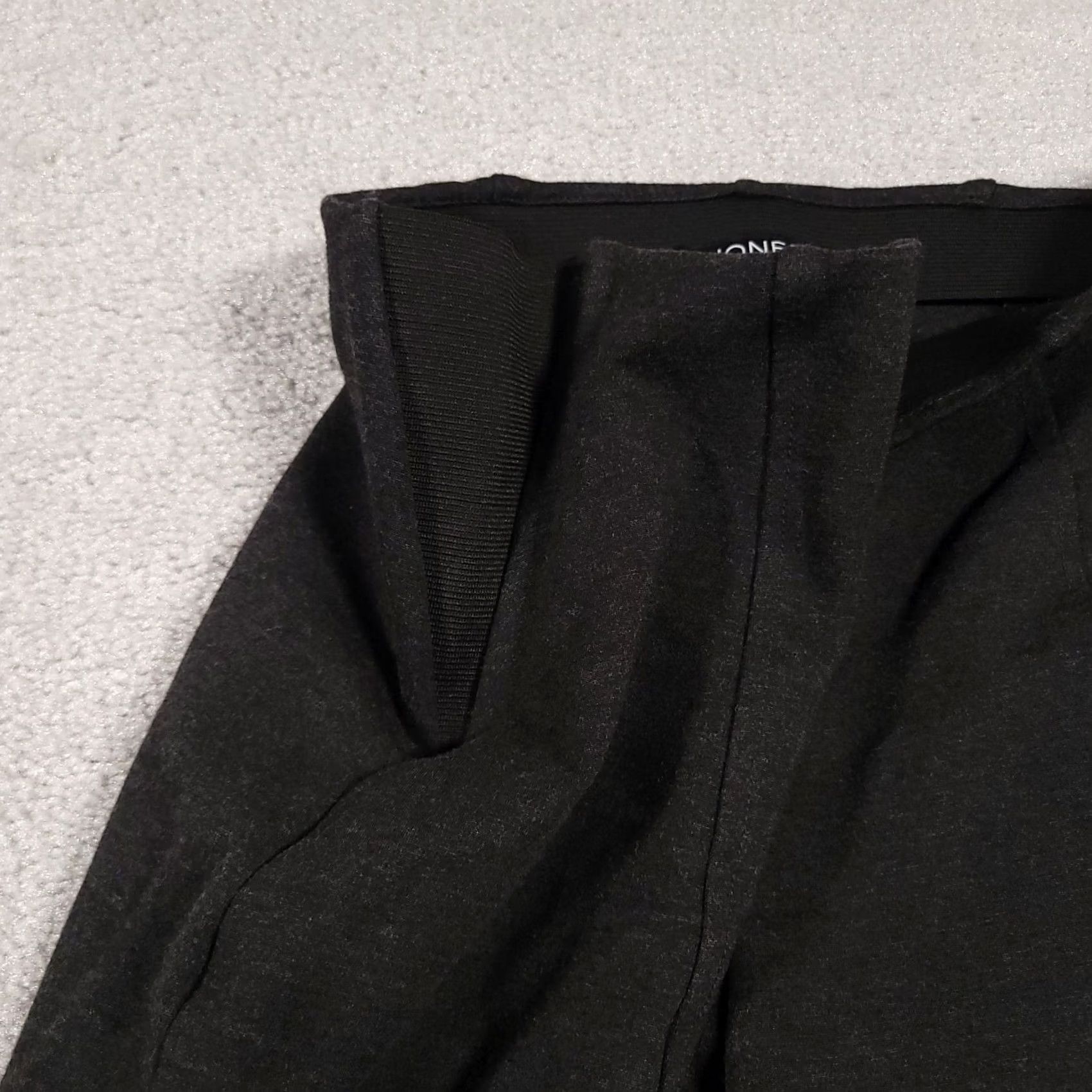 Jones New York Jones New York & Co Pull-On Capri Pants Women's 1X Plus Gray Skinny Stretch dress pants Womens 1X Plus Gray Skinny Stretch Size 40" / US 18 - 4 Thumbnail