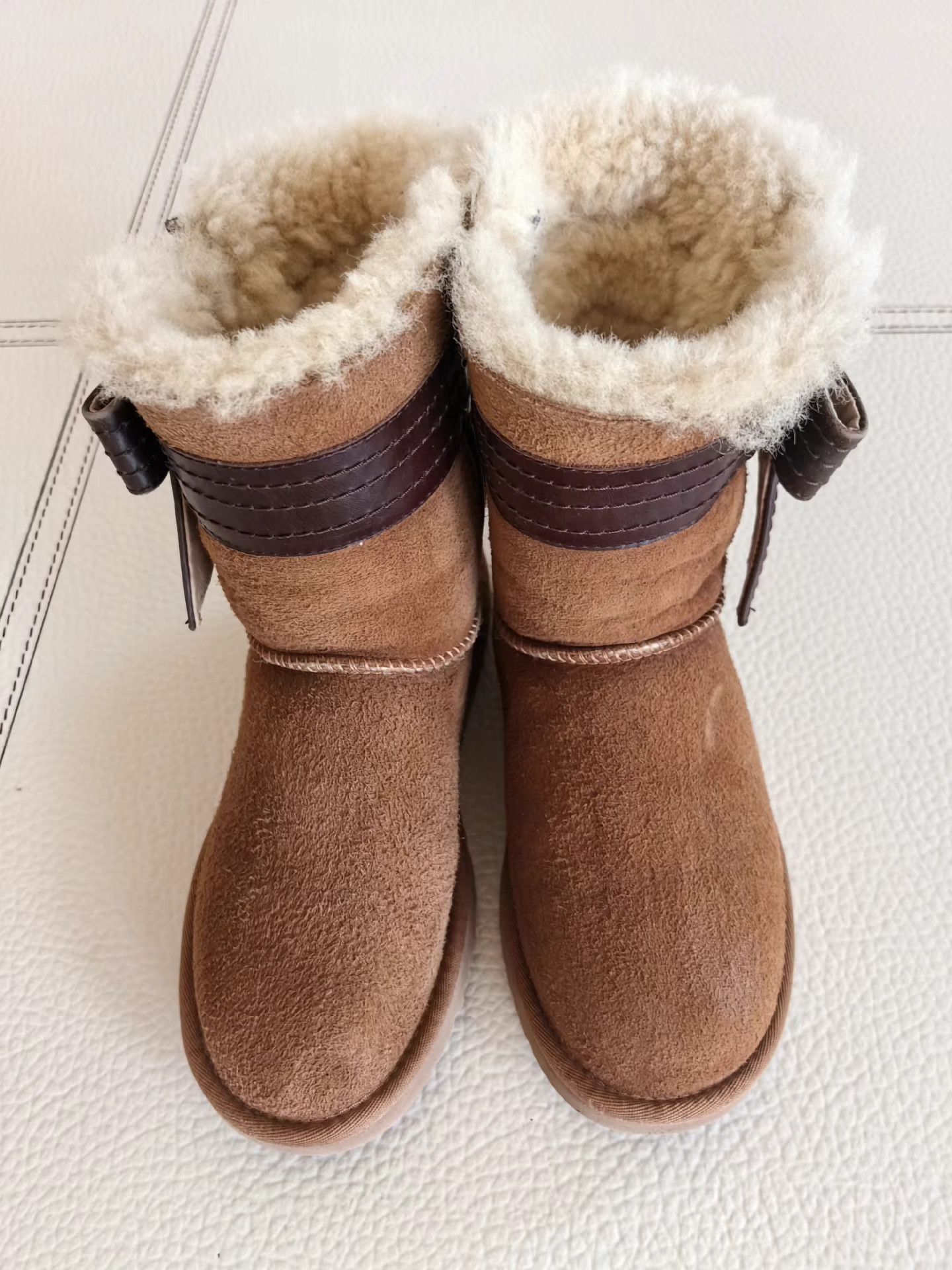 Ugg UGG Women's Shoes K17 Size US 7 / IT 37 - 1 Thumbnail