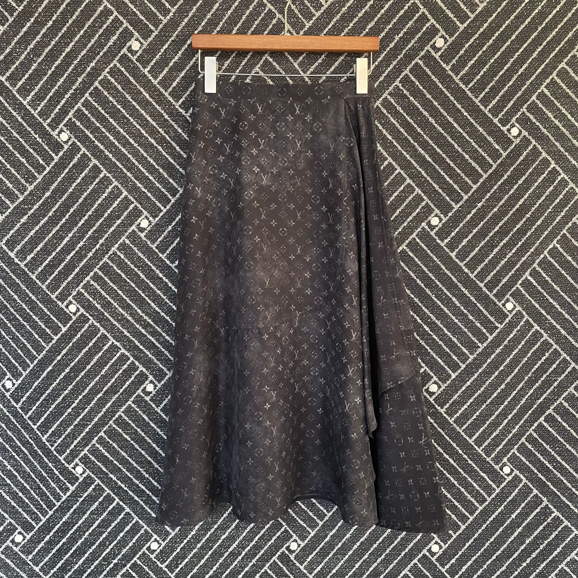Louis Vuitton LOUIS VUITTON Pleated Silk Maxi Dress Women's Black 34 Size XS / US 0-2 / IT 36-38 - 2 Thumbnail