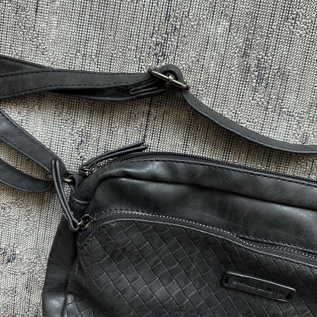 Enrico Bennetti Leather Crossbody Bag