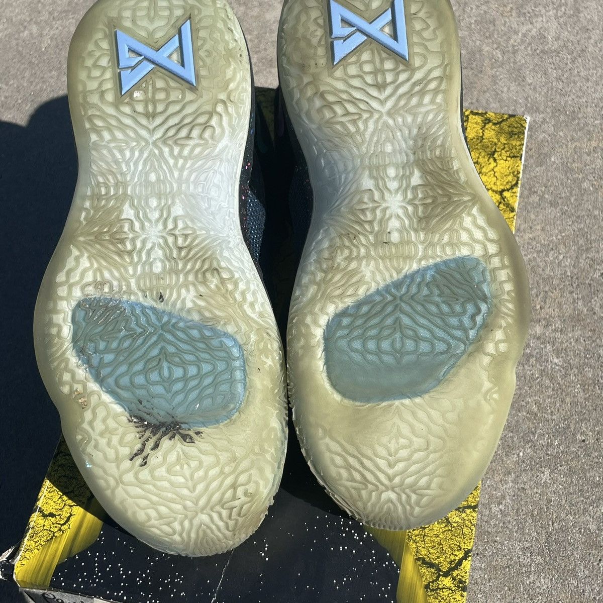 Nike Nike PlayStation x PG 2 PlayStation Size 10 No Lights Size US 10 / EU 43 - 11 Thumbnail
