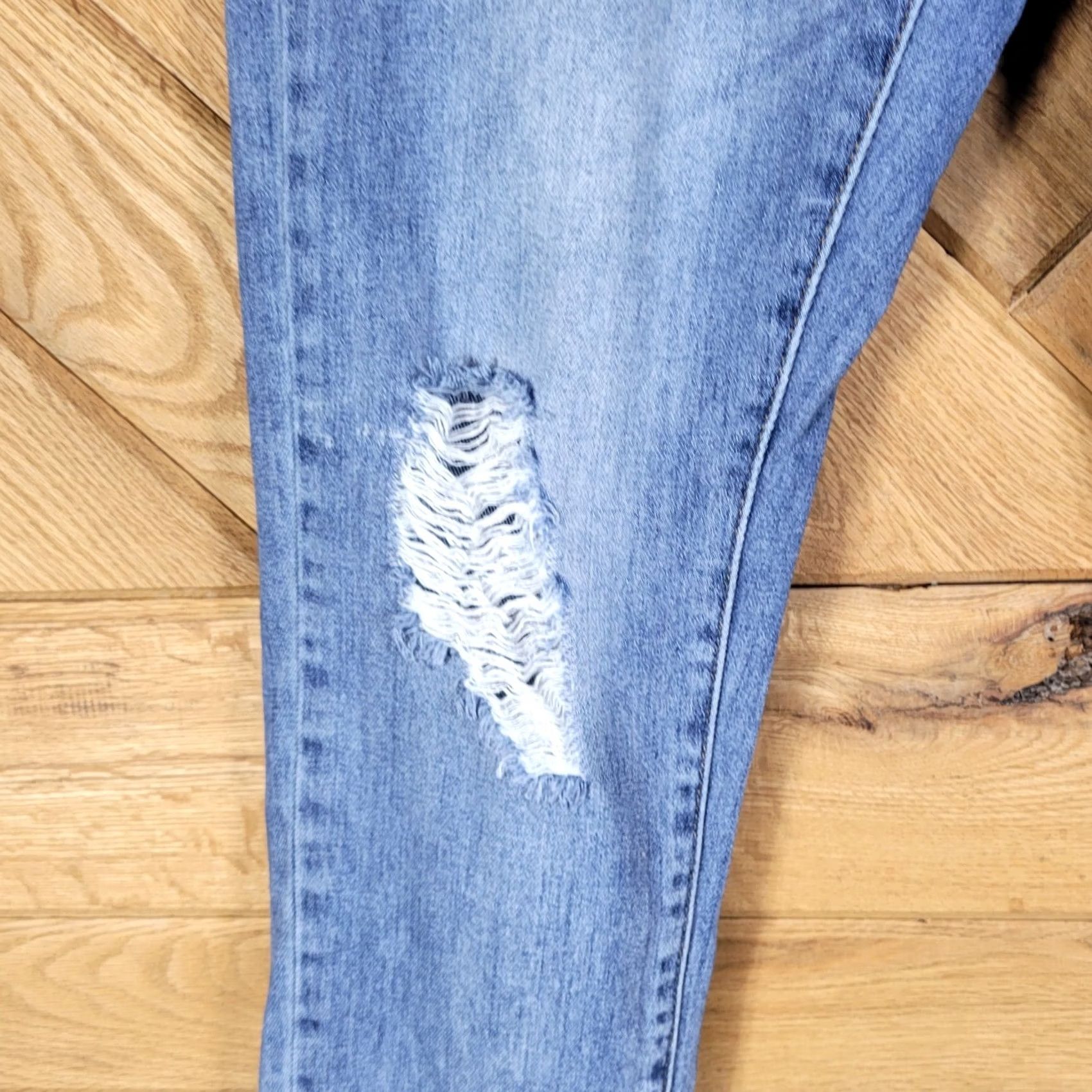 Mason's Ashley Mason Women's Denim Distressed Raw Hem Ankle Jeans Blue Juniors Size 7 Jeans Distressed Pockets 5-Pocket Design Ankle Denim Jeans Mens Size 28" / US 6 / IT 42 - 3 Thumbnail