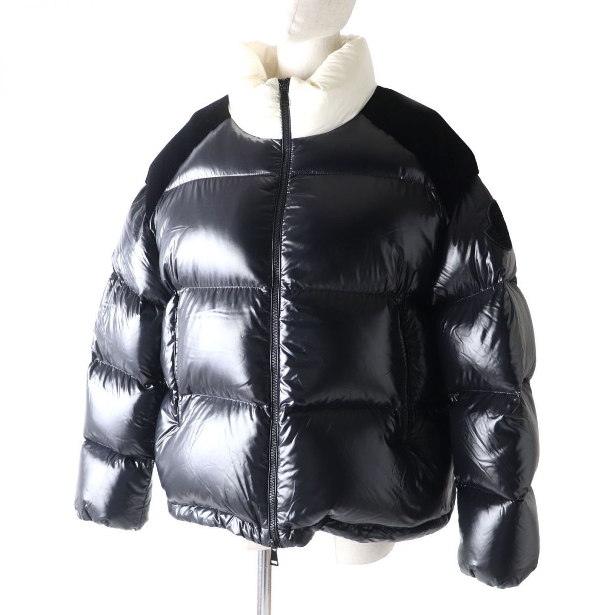 Moncler Moncler Moncler Nylon Down Jacket Others Outerwear DUTY FREE for USA Size ONE SIZE - 1 Thumbnail