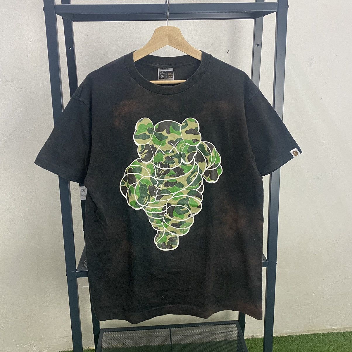 Bape × Kaws Bape x Kaws Chum Tee Size US L / EU 52-54 / 3 - 1 Thumbnail