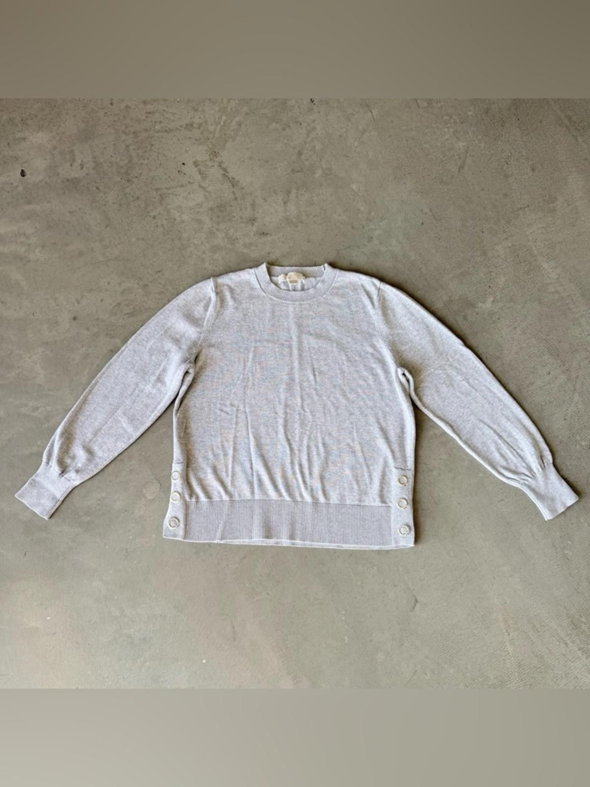 Michael Kors Michael Kors / Sweater Medium Button Detail Crewneck / Gray Size M / US 6-8 / IT 42-44 - 2 Thumbnail