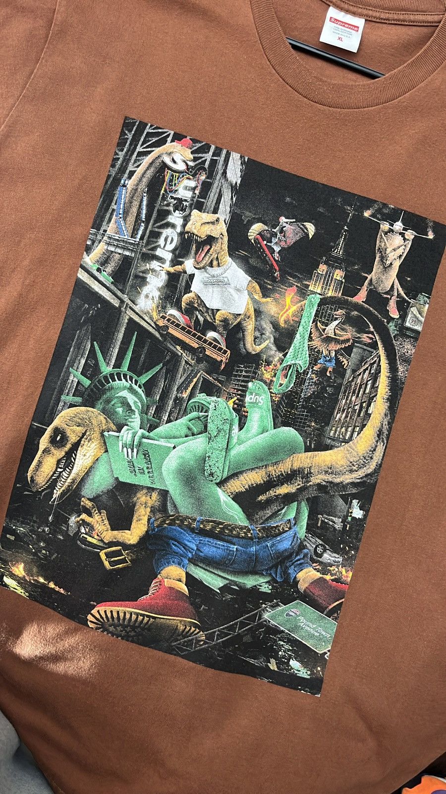 Supreme Supreme T-Rex Tee Size US XL / EU 56 / 4 - 2 Thumbnail