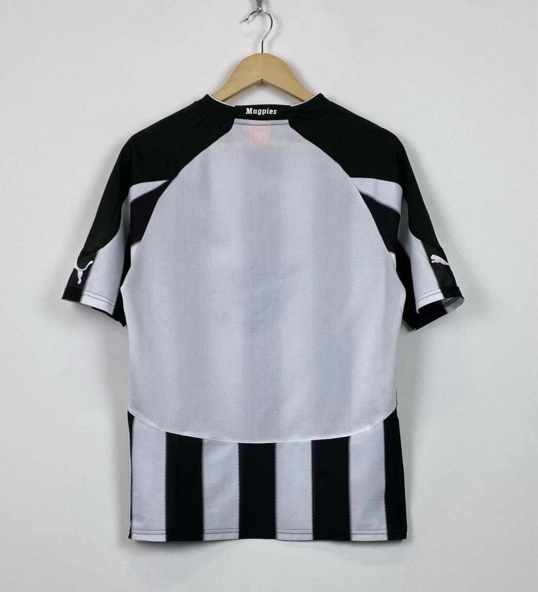 Chelsea Soccer Puma Newcastle United Soccer Football Jersey Shirt Striped Size US S / EU 44-46 / 1 - 12 Thumbnail