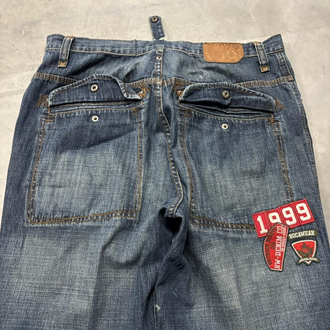 Japanese Brand × Vintage Crazy Vintage Y2K/2000s Baggy Grunge Dark Wash Rocawear Skater Style Denim Jeans! Size US 36 / EU 52 - 7 Thumbnail