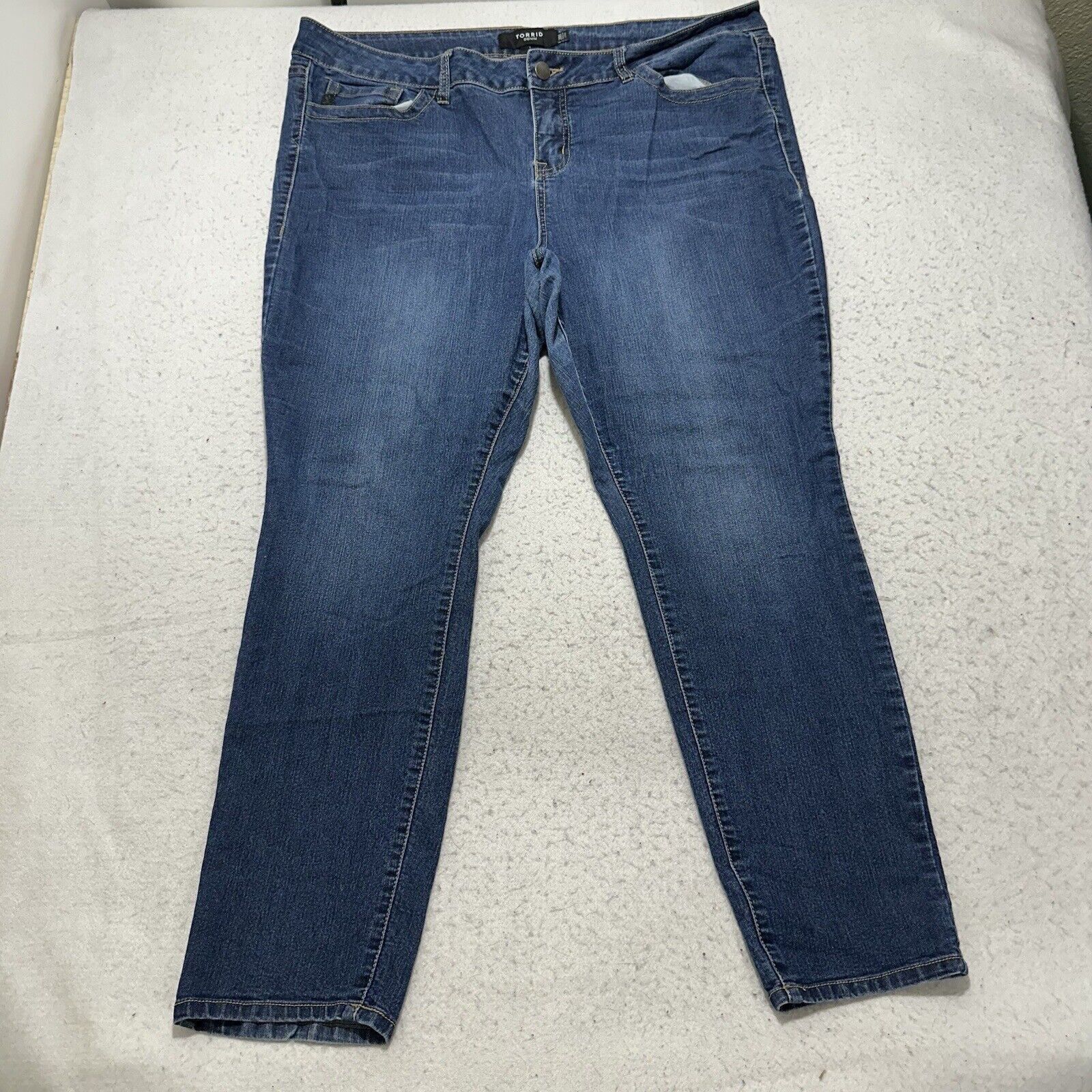 Other Torrid 20 Short Skinny Mid Rise Stretch Blue Jeans 40x28 Size 42" / US 20 - 1 Thumbnail