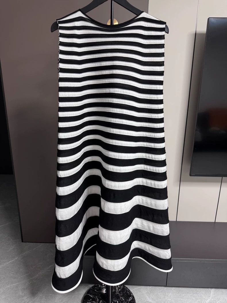 Issey Miyake Issey Miyake size:3 Black and white spring knitted striped Size S / US 4 / IT 40 - 3 Thumbnail