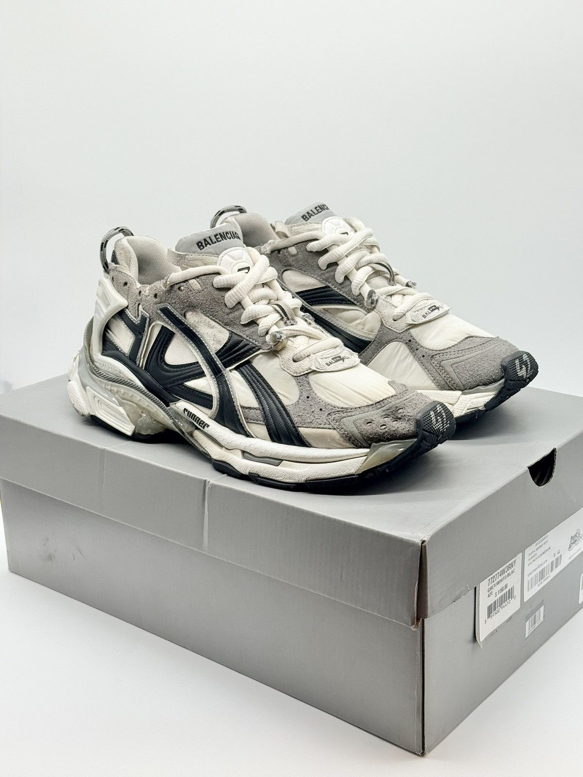 Balenciaga Size 9 - Balenciaga Runner Sneaker White Black Size US 9 / EU 42 - 1 Thumbnail