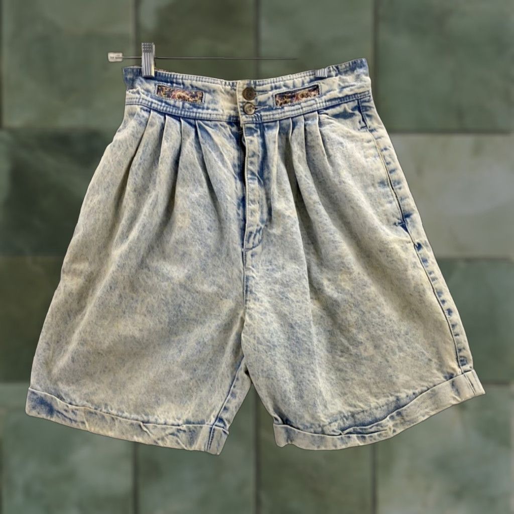 Vintage Womens High Rise Shorts Acid Wash Pleated Cuffed Vintage 90s Style Size 32" / US 10 / IT 46 - 1 Thumbnail