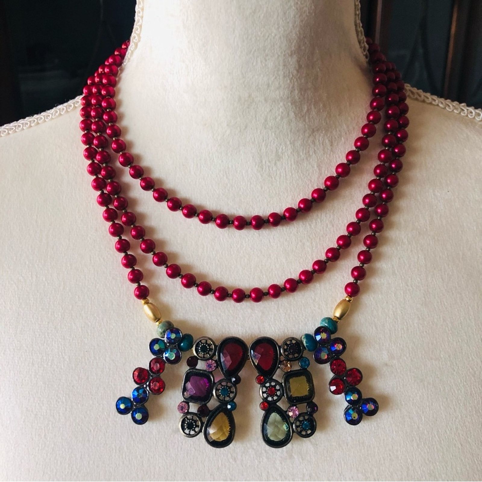 Handmade Handcrafted repurpose red sparkle Pearl ruby clasp necklace Size ONE SIZE - 2 Thumbnail