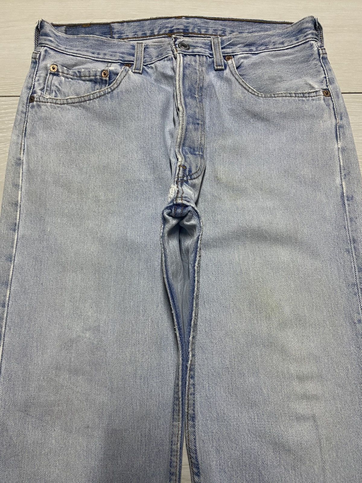 Levi's Vintage Levis 501 Light Faded Blue Distressed Loose Jeans Size US 30 / EU 46 - 4 Thumbnail