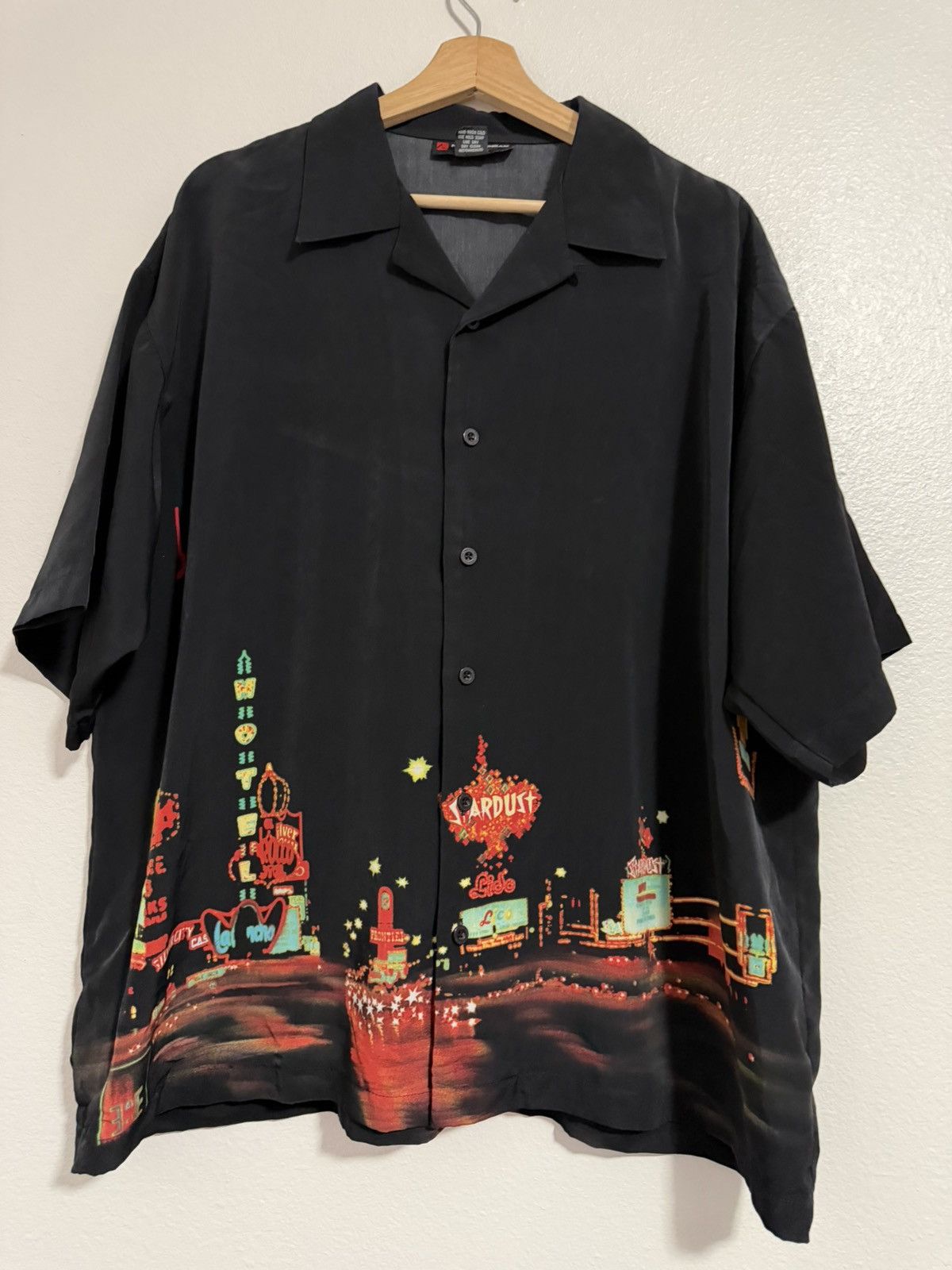 Vintage Vintage las vegas strip button up. Size US XXL / EU 58 / 5 - 1 Thumbnail