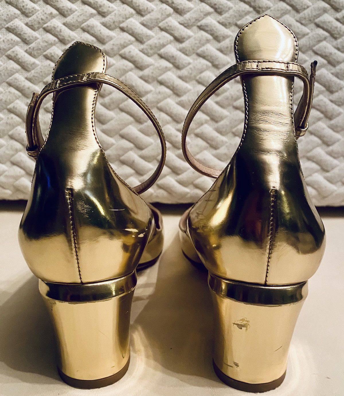 Valentino VALENTINO GARAVANI 🇮🇹 Tan-go Metallic Gold Leather Pumps 37 Size US 7 / IT 37 - 11 Thumbnail