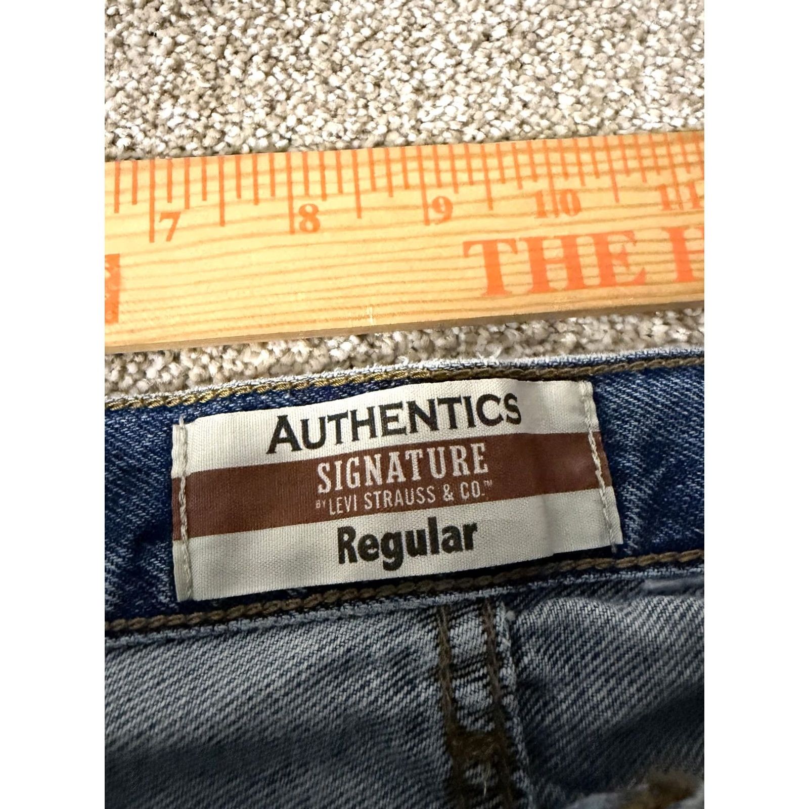 Vintage Signature Levi Strauss Jeans Mens 36x31 Light Wash Blue Regular Straight Denim Clothing Size US 36 / EU 52 - 5 Thumbnail