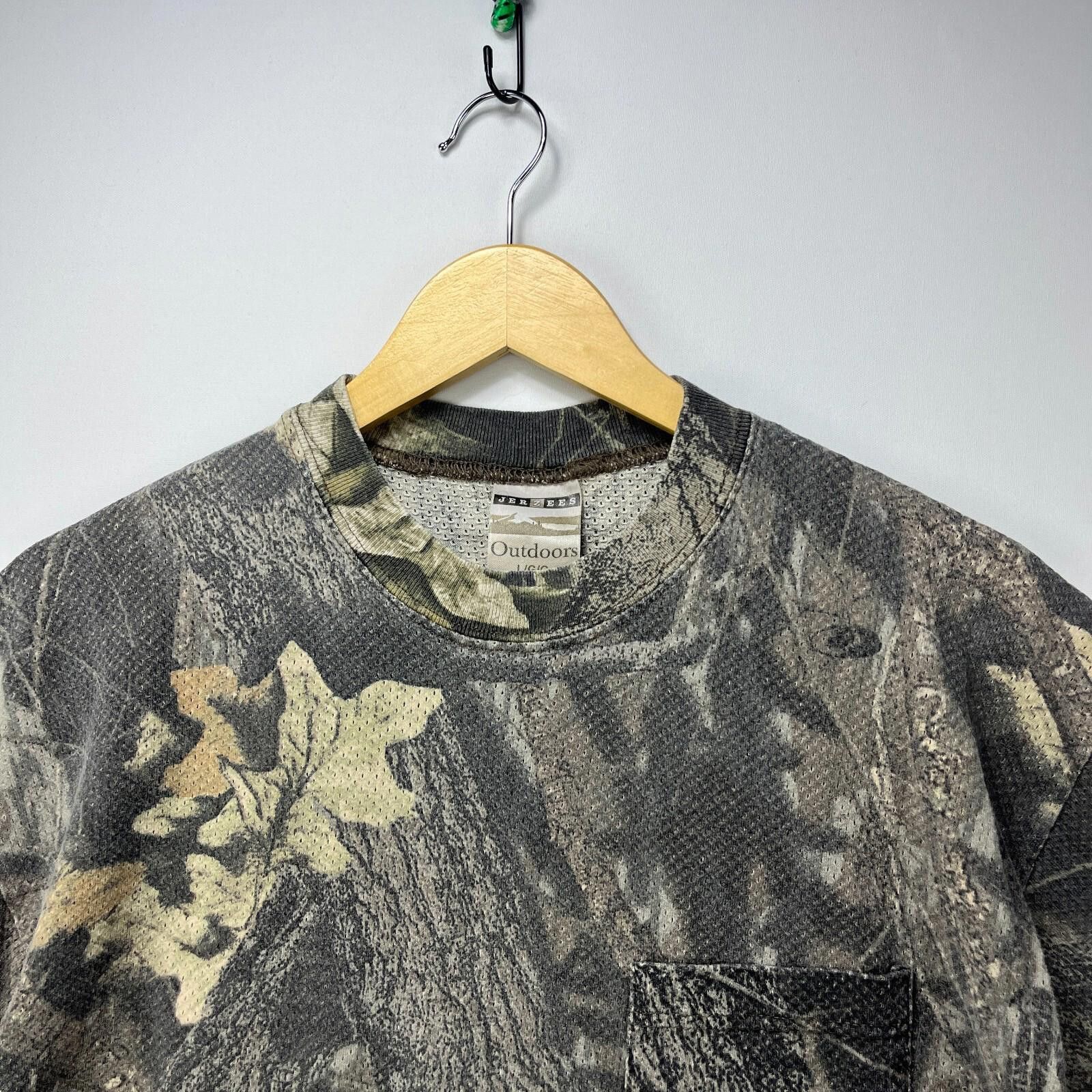 Vintage Vintage '90s Realtree Camo T-Shirt Large Size US L / EU 52-54 / 3 - 3 Thumbnail