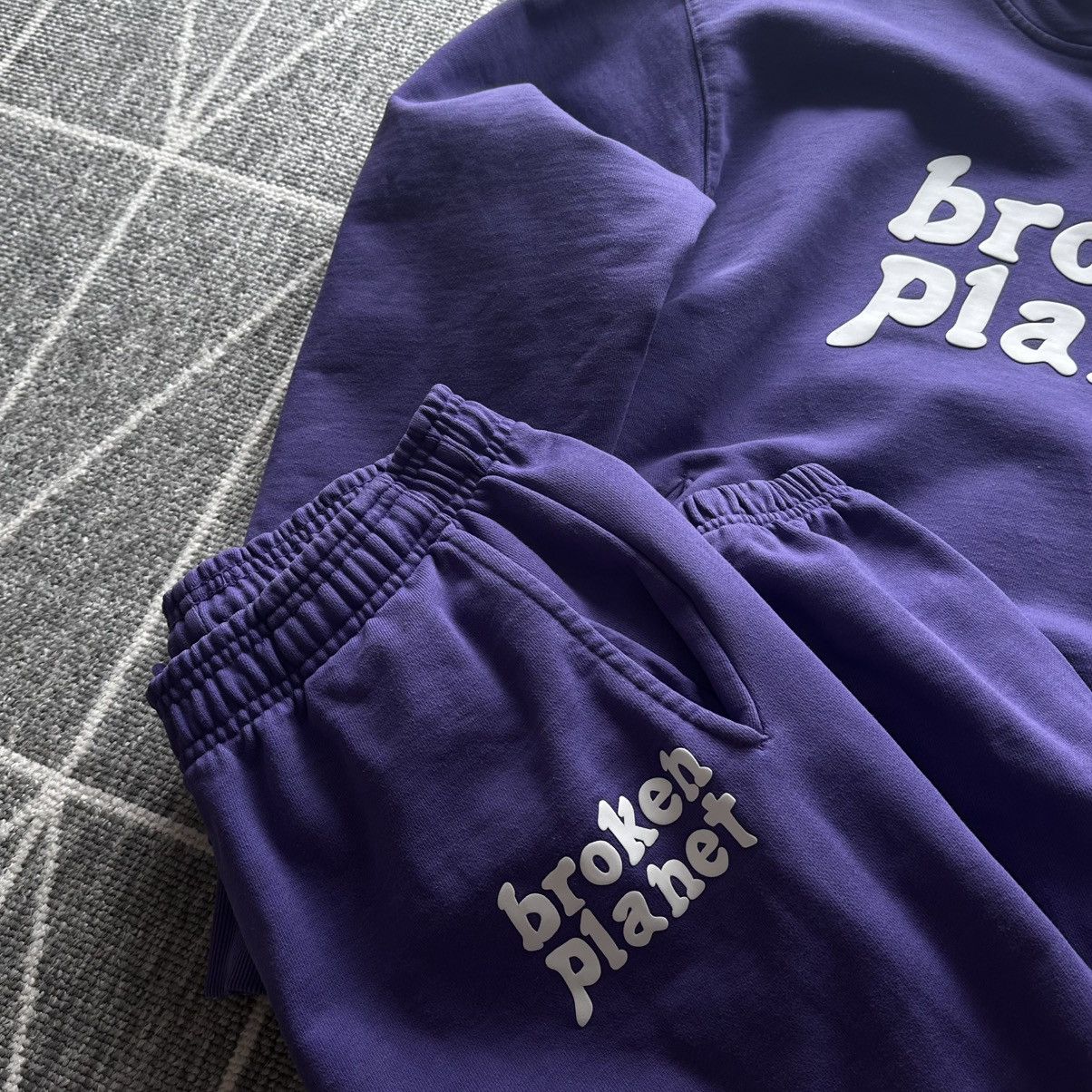 Broken Planet broken planet dress set hoodie+tracksuit Size US M / EU 48-50 / 2 - 3 Thumbnail