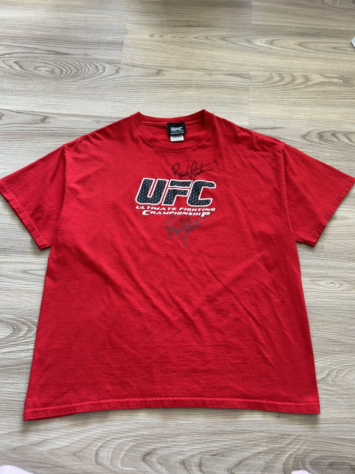 UFC RARE! Vintage Signed UFC Tee from Early 2000s Size US XL / EU 56 / 4 - 1 Thumbnail