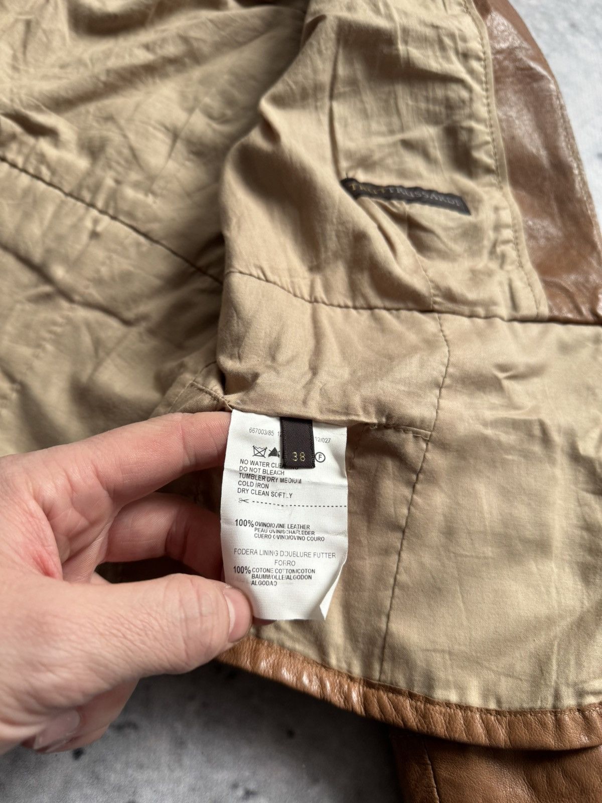 Trussardi Vintage Trussardi jacket 100% LEATHER blazer wmns Size XS / US 0-2 / IT 36-38 - 10 Thumbnail
