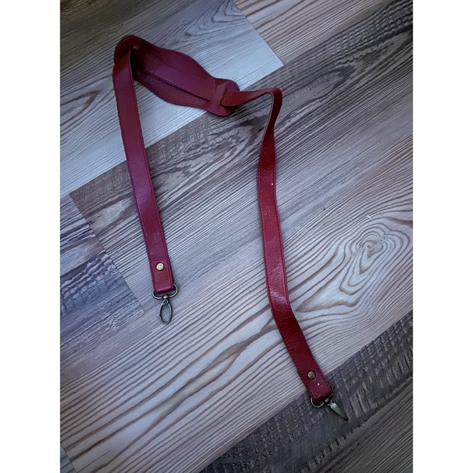 Vintage VINTAGE Burgundy Strap for Handbag Purse Replacement Detachable Strap Faux Leather Gold Hardware Women Unbranded Bag Strap Solid Burgundy Size ONE SIZE - 3 Thumbnail
