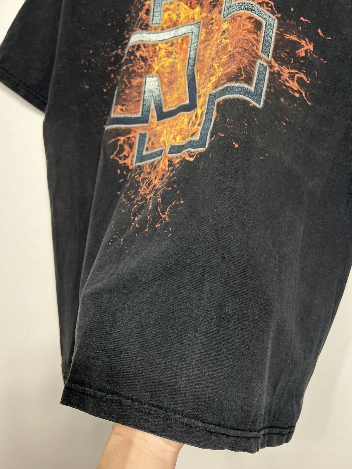 Band Tees Vintage 00s Rammstein Hier Kommt Die Sonne Band T-shirt Tee Size US L / EU 52-54 / 3 - 6 Thumbnail
